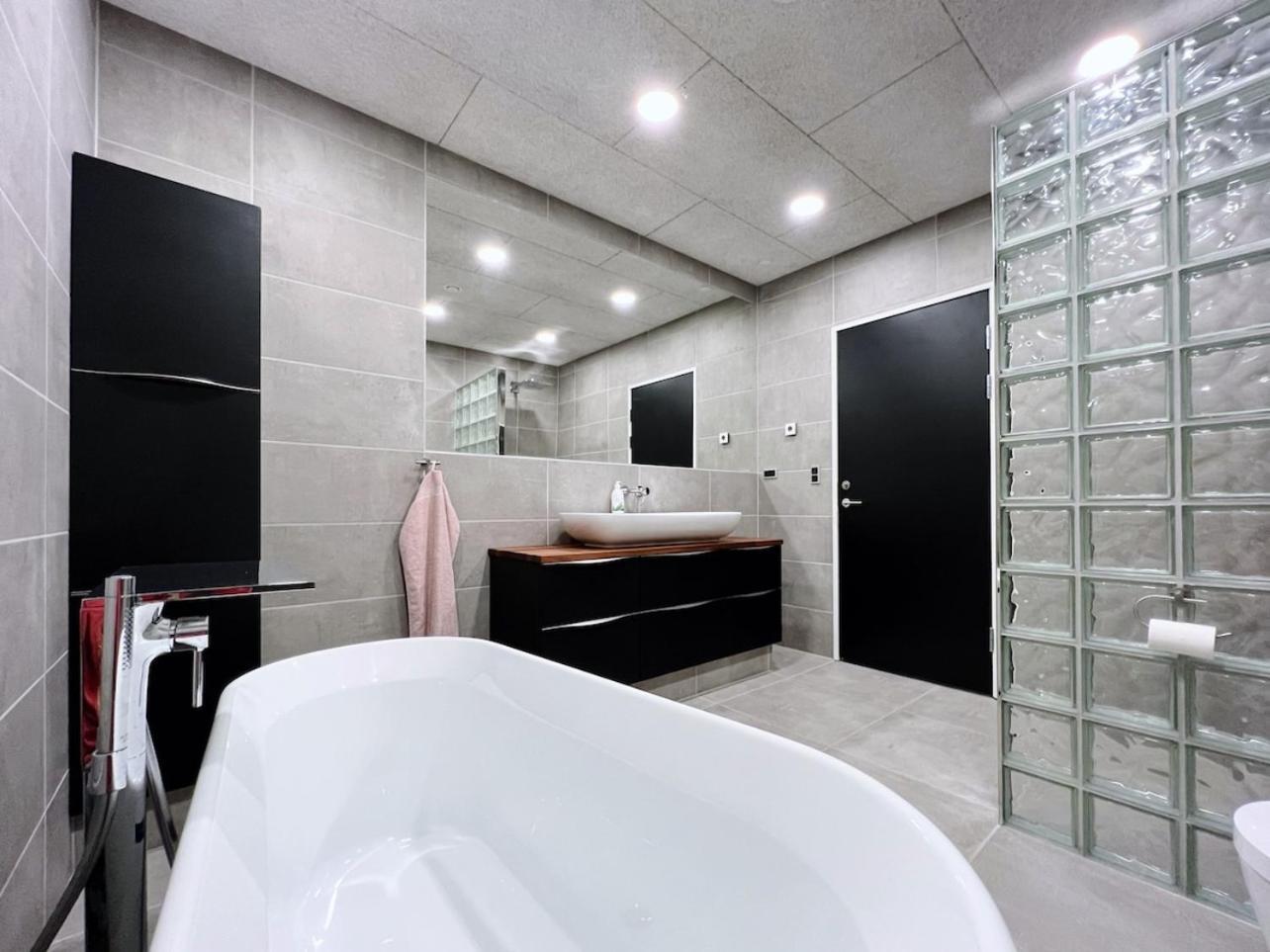 Stunning Ocean View Penthouse Apartment Oravik Экстерьер фото